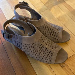 Leather sandals